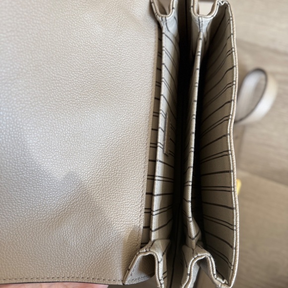 Louis Vuitton Pochette Métis in Turtle Dove - Picture 4 of 13